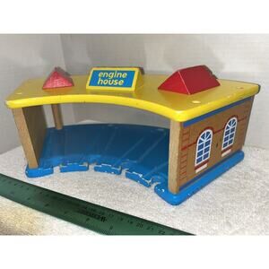 Wowtoys Engine House Wooden